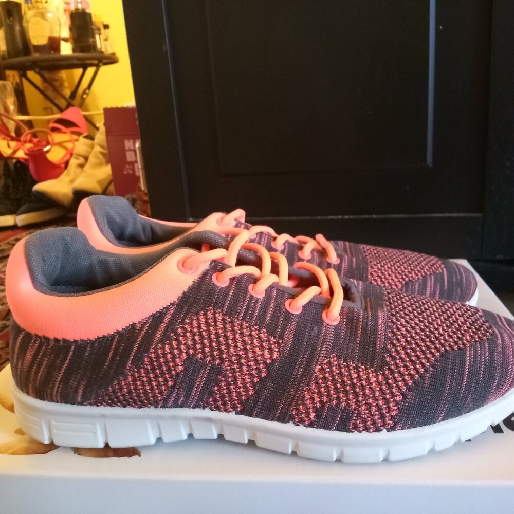 NEW womens memory foam running shoes size 10